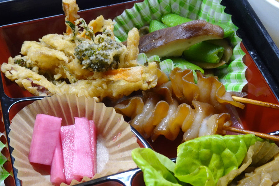 筍づくしと鶏皮風こんにゃく串