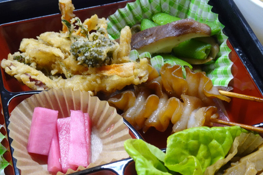 筍づくしと鶏皮風こんにゃく串