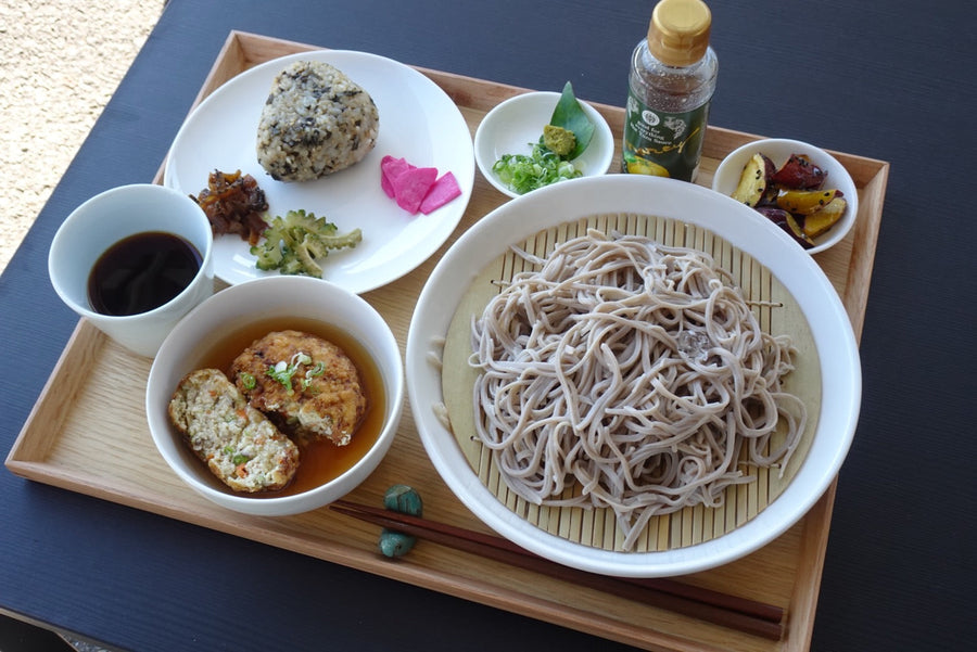 八町坂の手打ちそばとがんもどき